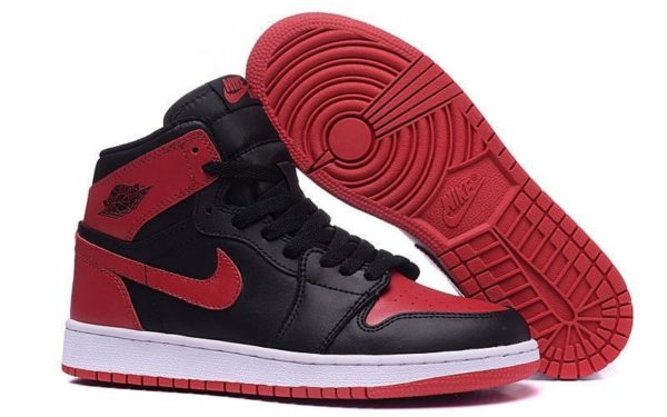 Nike Air Jordan 1 Retro черно-красные (40-44)